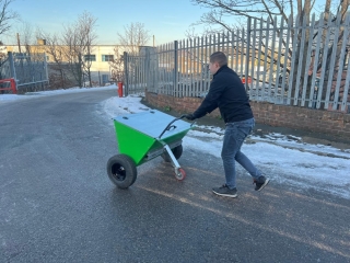 Pedestrian Drop Gritters 10