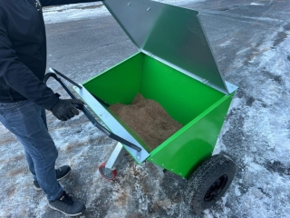 Pedestrian Drop Gritters 17